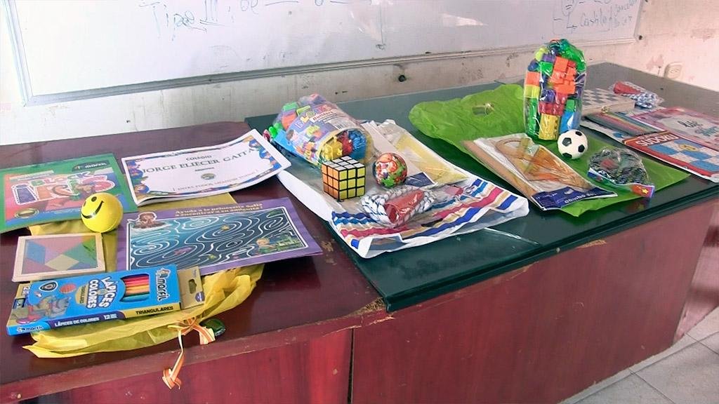 RECTOR DEL COLGAITÁN HABLÓ DE KITS ESCOLARES ENTREGADOS