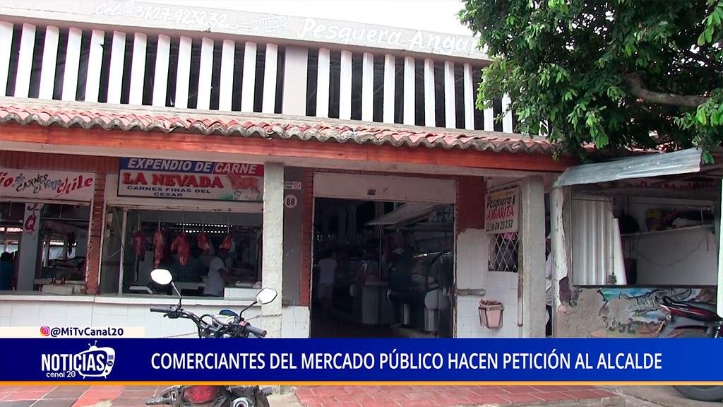 COMERCIANTES DEL MERCADO PÚBLICO HACEN PETICIÓN AL ALCALDE