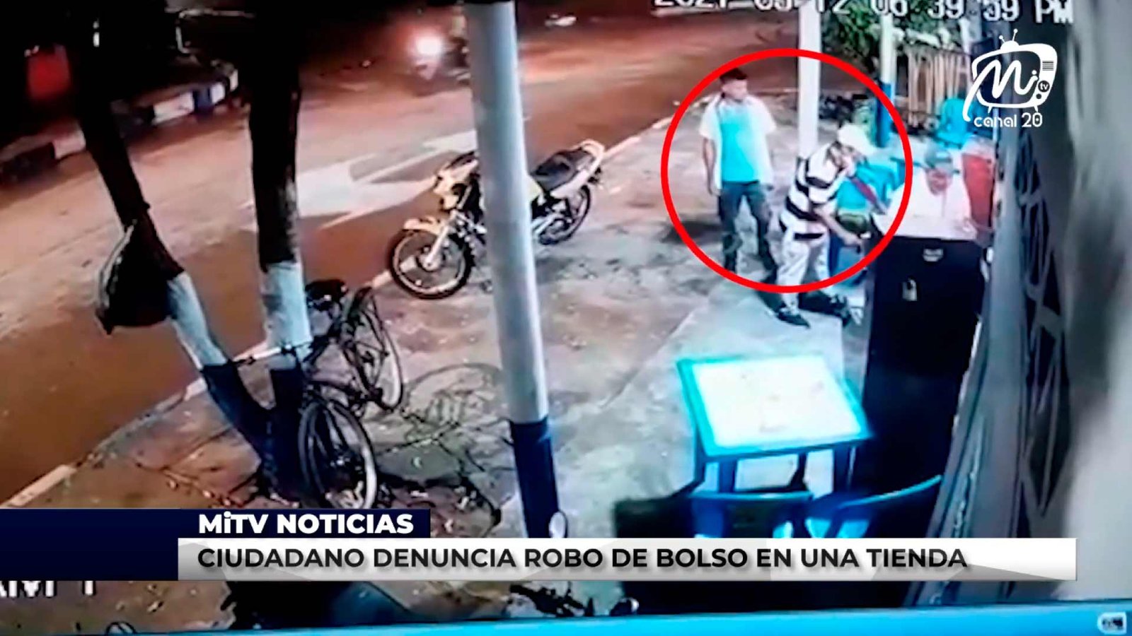 CIUDADANO DENUNCIA ROBO DE BOLSO EN UNA TIENDA