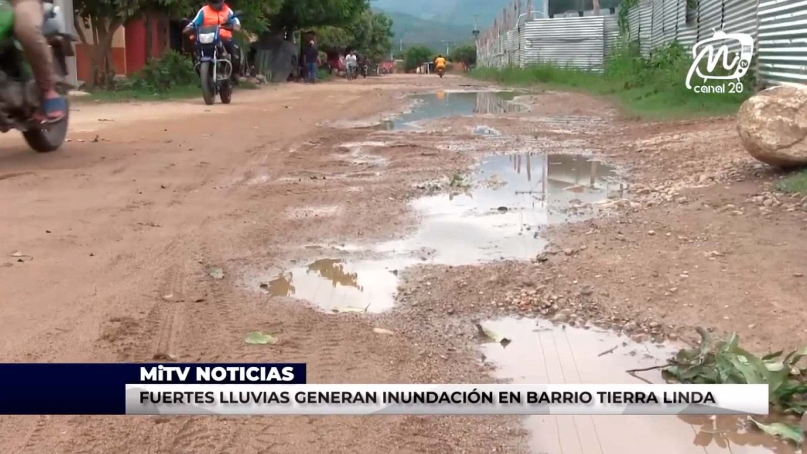 FUERTES LLUVIAS GENERAN INUNDACIÓN EN BARRIO TIERRA LINDA