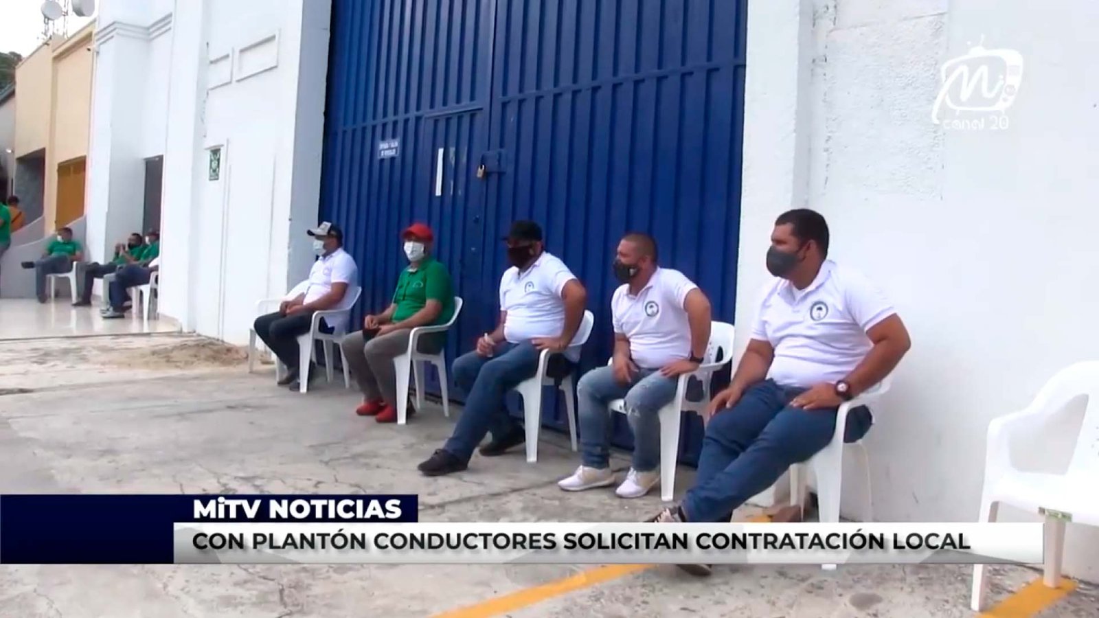 CON PLANTÓN CONDUCTORES SOLICITAN CONTRATACIÓN LOCAL