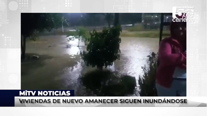 VIVIENDAS DE NUEVO AMANECER SIGUEN INUNDÁNDOSE