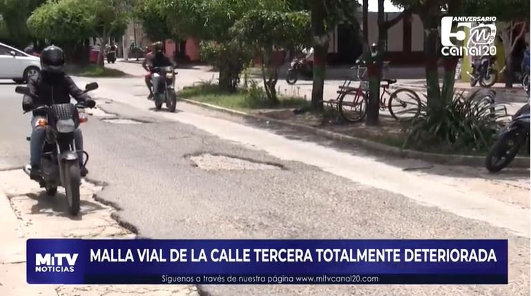 MALLA VIAL DE LA CALLE TERCERA TOTALMENTE DETERIORADA