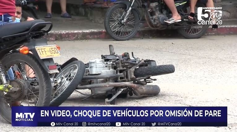 EN VIDEO, CHOQUE DE VEHÍCULOS POR OMISIÓN DE PARE