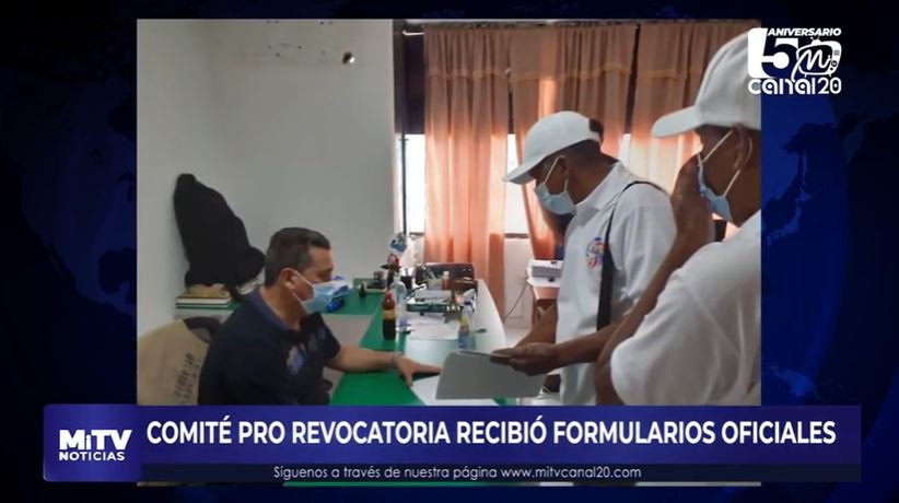 COMITÉ PRO REVOCATORIA RECIBIÓ FORMULARIOS OFICIALES