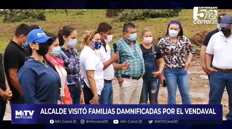 ALCALDE VISITÓ FAMILIAS DAMNIFICADAS POR EL VENDAVAL
