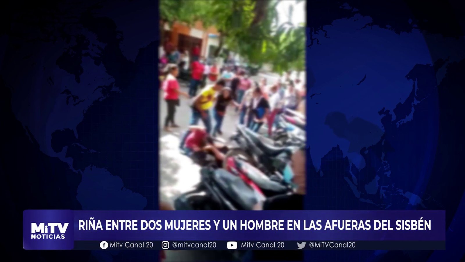 FUERTE RIÑA ENTRE MUJERES Y UN HOMBRE