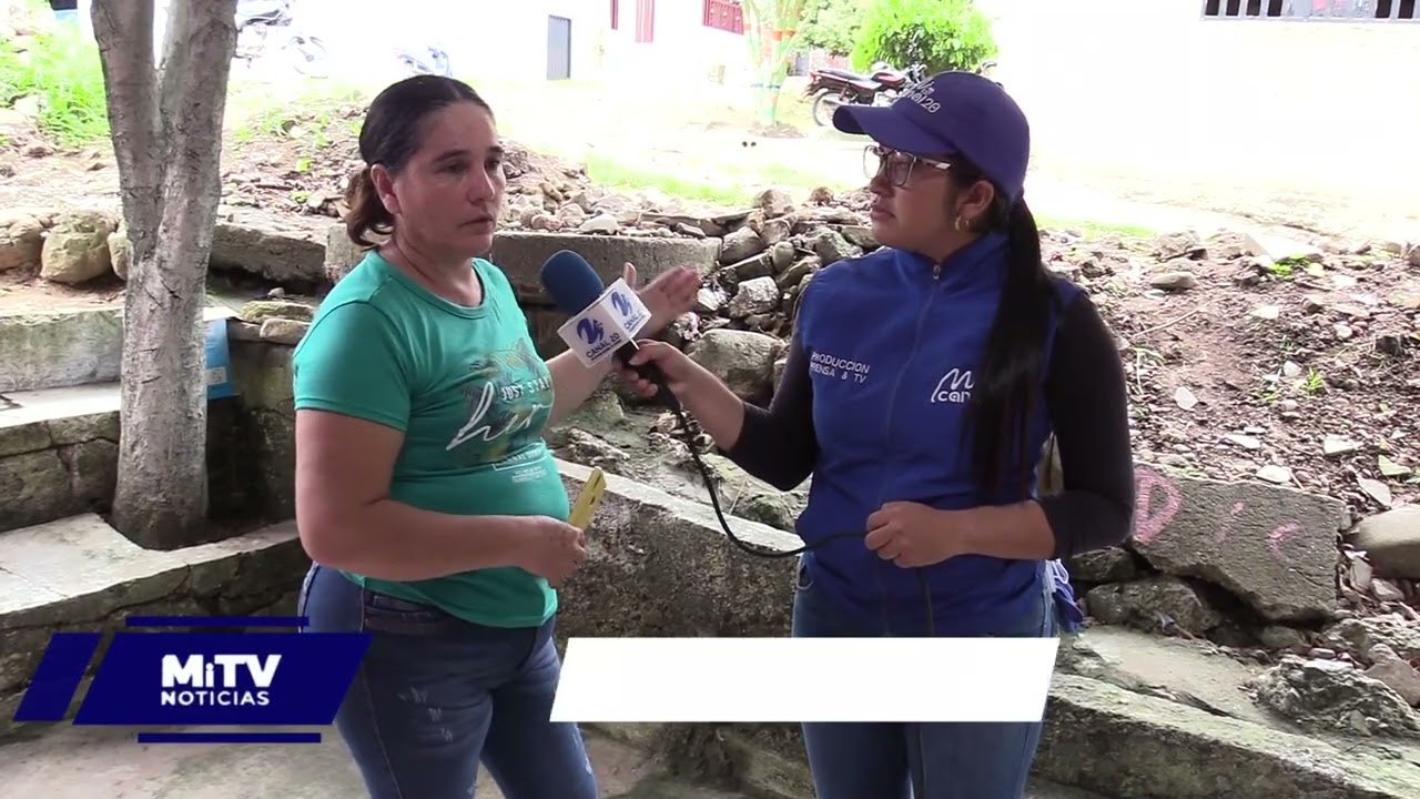 VIVIENDA AGRIETADA POR CAUDAL DE CAÑO